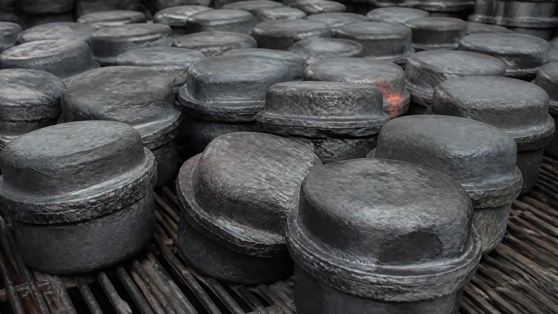 Boron-alloyed case hardening steels
