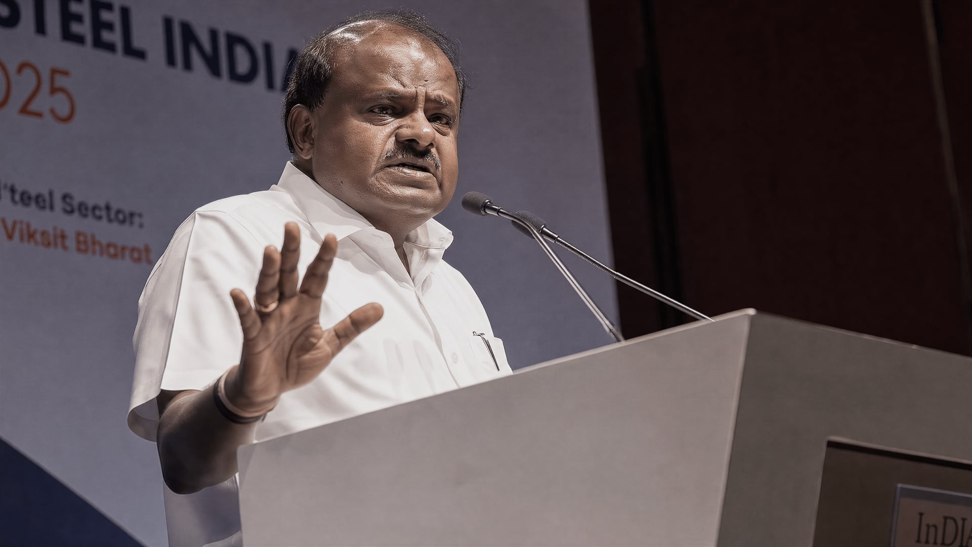 H.D. Kumaraswamy speaking at an Indian steel industry conference about energy-transition capacity